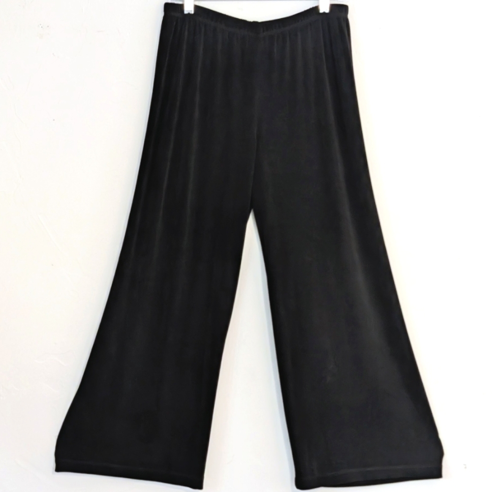 Chico's Travelers Black Wide-Leg Cropped Pants – Size 2